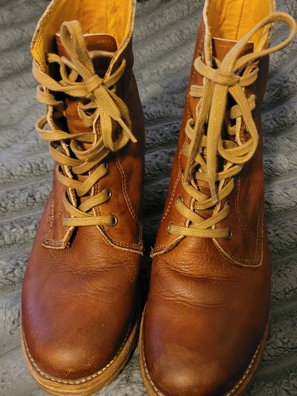 W8 Frye & Co. Saddle Brown Lace Up Sabrina Boot